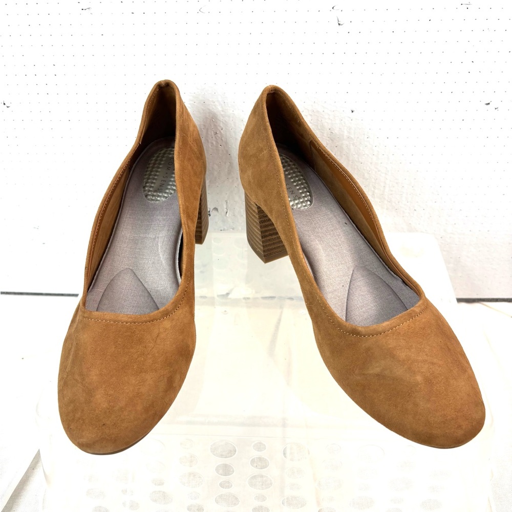 Com+Sens 7.5 Padded Insole Tan Faux Suede Chunky Heel Pumps Comfort Shoes